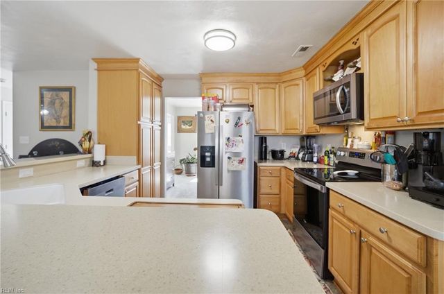 200 Jennifer CT, Suffolk, VA 23434