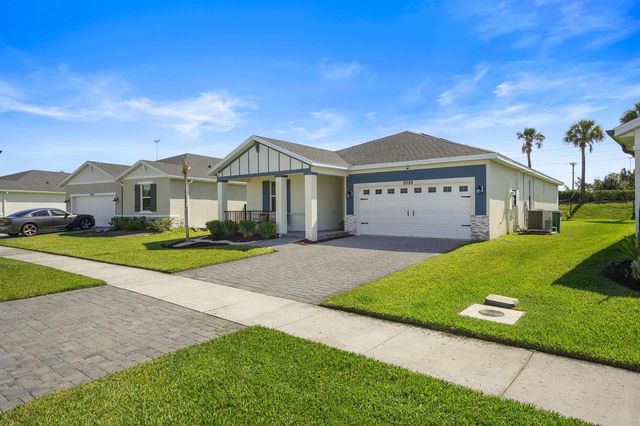 8588 Dahlia Circle, Port St. Lucie, FL 34986