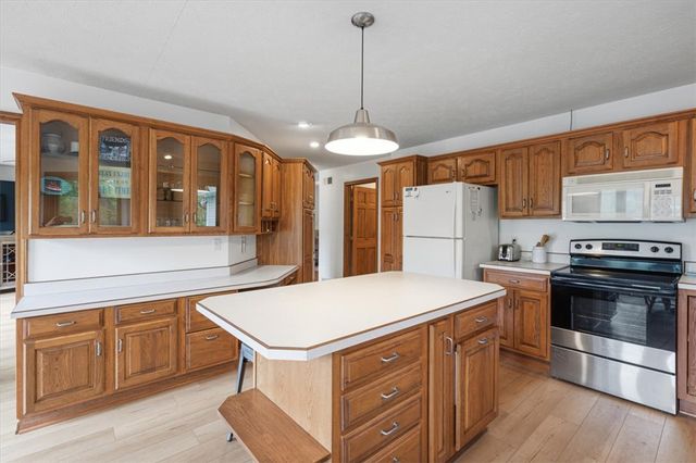 814 County Road 1524, Eureka Springs, AR 72632