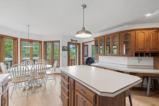 814 County Road 1524, Eureka Springs, AR 72632