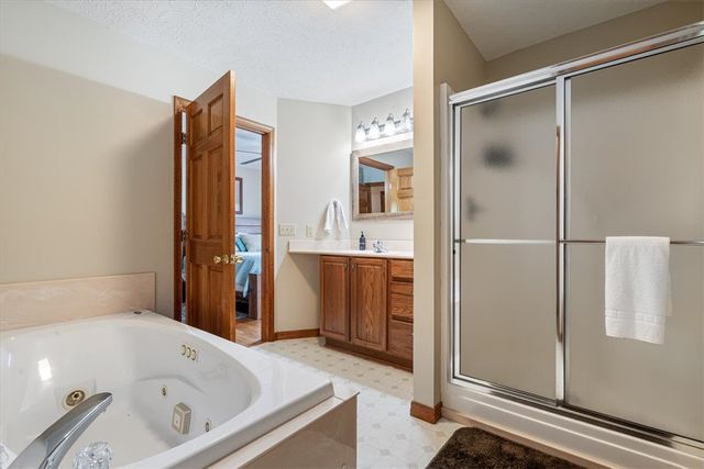 814 County Road 1524, Eureka Springs, AR 72632