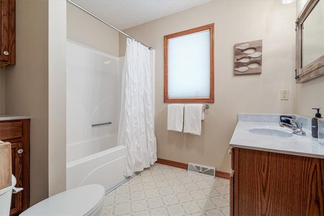 814 County Road 1524, Eureka Springs, AR 72632