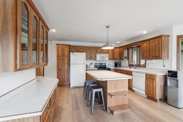814 County Road 1524, Eureka Springs, AR 72632