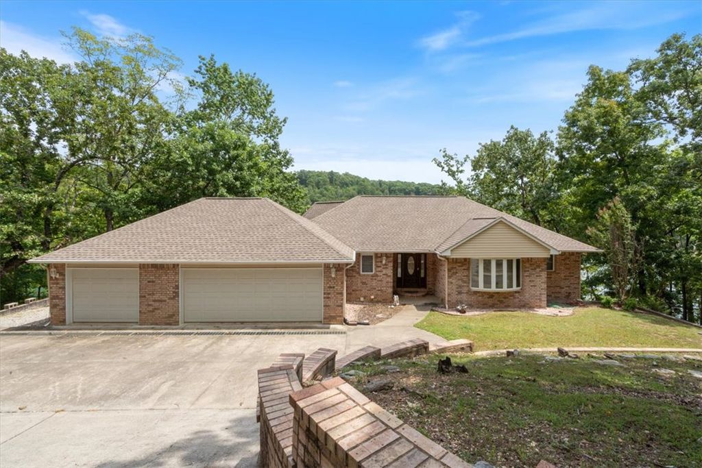 814 County Road 1524, Eureka Springs, AR 72632