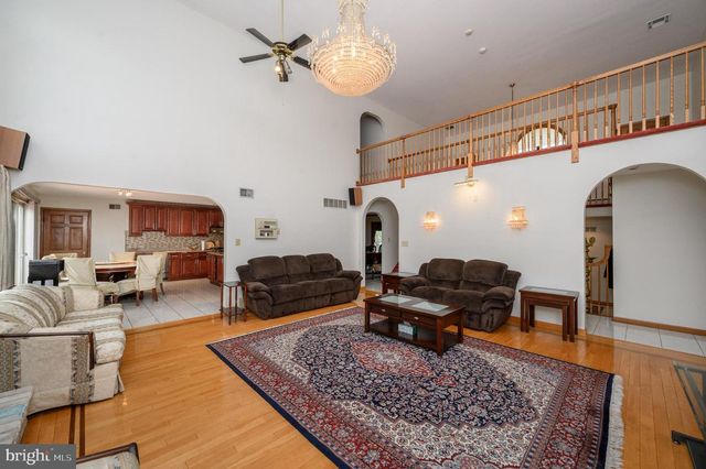 4 DRINKING BROOK RD, Monmouth Junction, NJ 08852