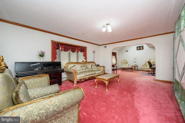 4 DRINKING BROOK RD, Monmouth Junction, NJ 08852