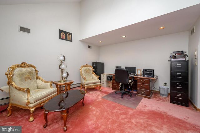 4 DRINKING BROOK RD, Monmouth Junction, NJ 08852