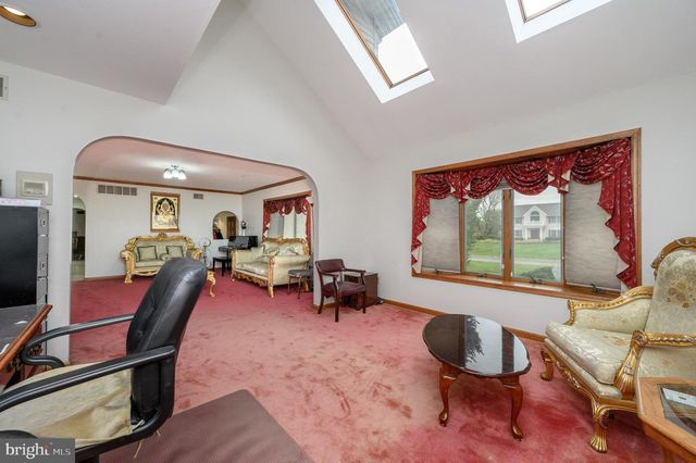 4 DRINKING BROOK RD, Monmouth Junction, NJ 08852