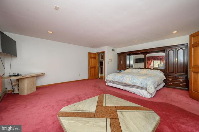 4 DRINKING BROOK RD, Monmouth Junction, NJ 08852