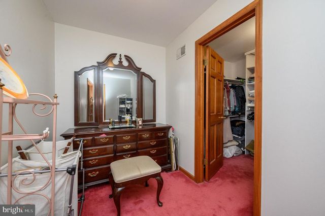 4 DRINKING BROOK RD, Monmouth Junction, NJ 08852