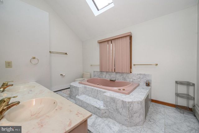 4 DRINKING BROOK RD, Monmouth Junction, NJ 08852