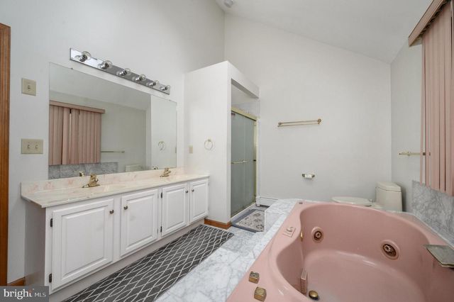 4 DRINKING BROOK RD, Monmouth Junction, NJ 08852