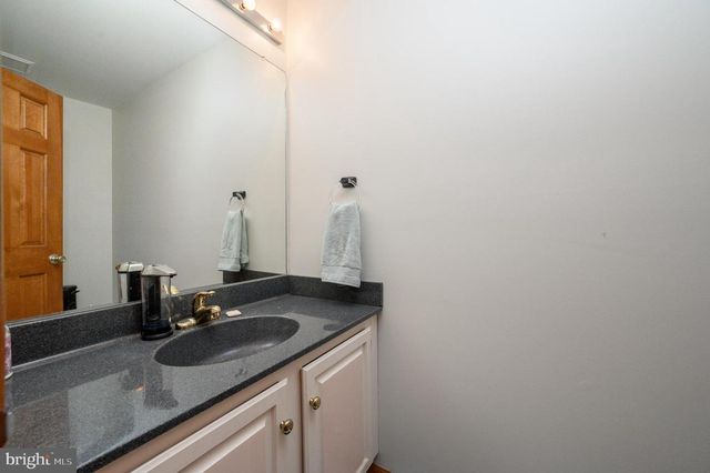 4 DRINKING BROOK RD, Monmouth Junction, NJ 08852