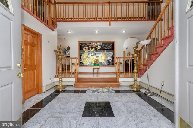 4 DRINKING BROOK RD, Monmouth Junction, NJ 08852