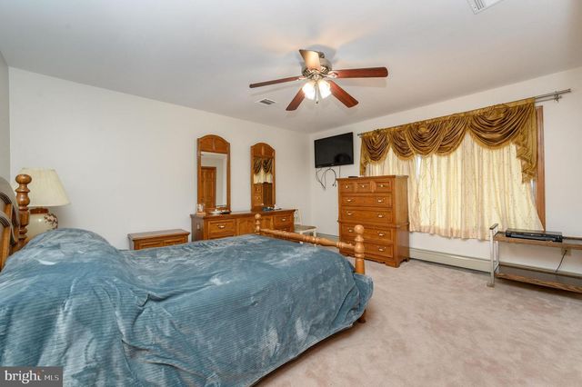 4 DRINKING BROOK RD, Monmouth Junction, NJ 08852