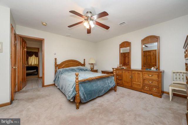 4 DRINKING BROOK RD, Monmouth Junction, NJ 08852