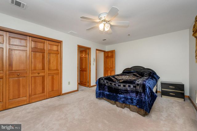 4 DRINKING BROOK RD, Monmouth Junction, NJ 08852