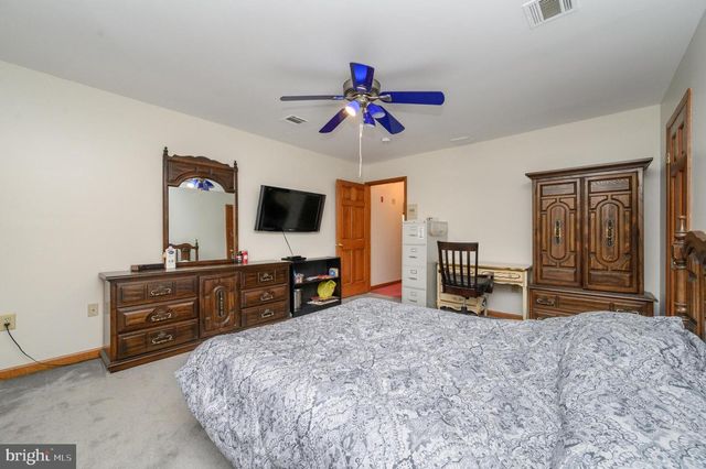 4 DRINKING BROOK RD, Monmouth Junction, NJ 08852