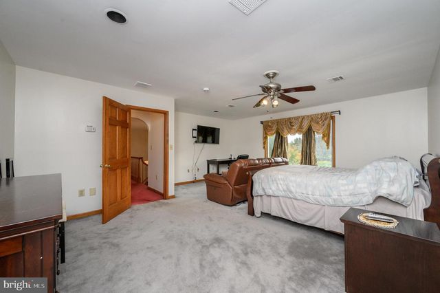 4 DRINKING BROOK RD, Monmouth Junction, NJ 08852