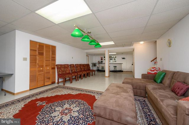 4 DRINKING BROOK RD, Monmouth Junction, NJ 08852