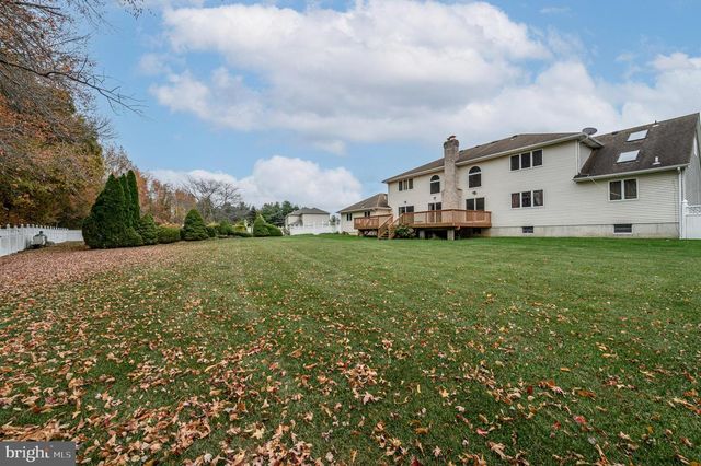 4 DRINKING BROOK RD, Monmouth Junction, NJ 08852