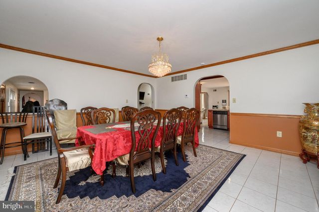 4 DRINKING BROOK RD, Monmouth Junction, NJ 08852