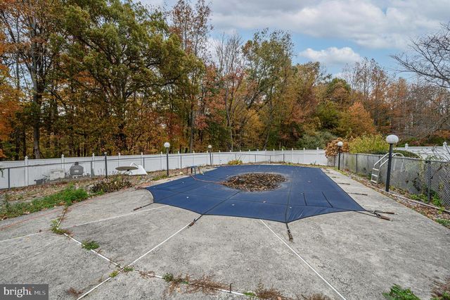 4 DRINKING BROOK RD, Monmouth Junction, NJ 08852