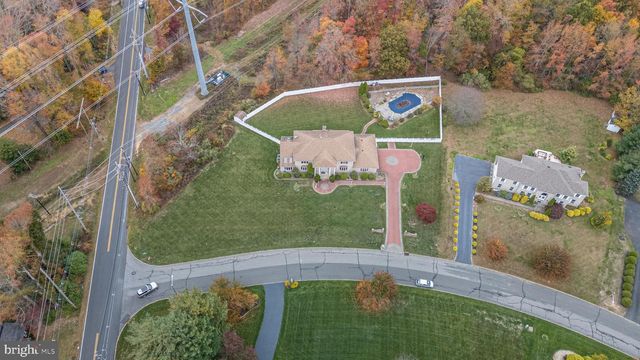 4 DRINKING BROOK RD, Monmouth Junction, NJ 08852