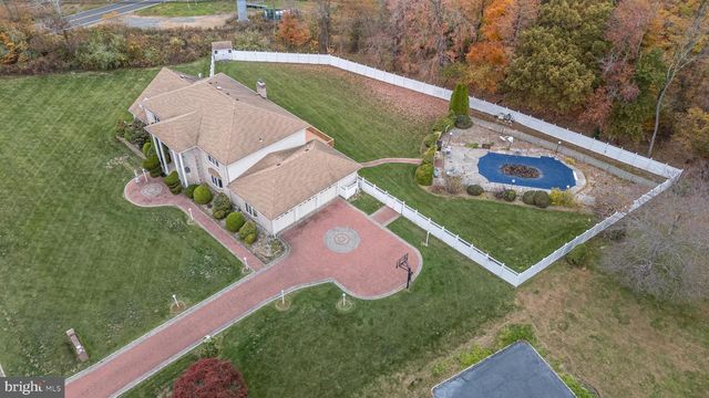 4 DRINKING BROOK RD, Monmouth Junction, NJ 08852