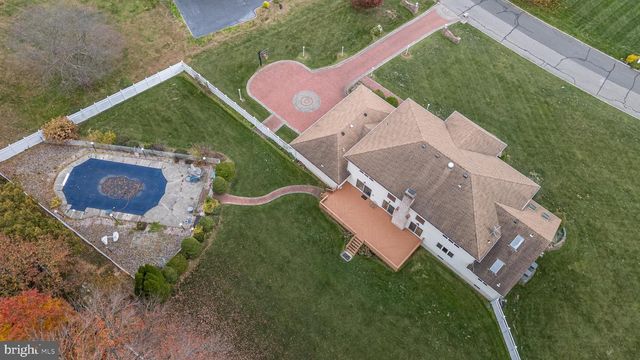 4 DRINKING BROOK RD, Monmouth Junction, NJ 08852