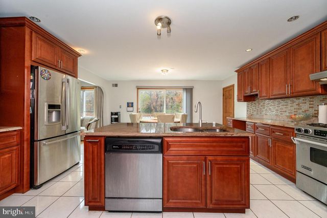 4 DRINKING BROOK RD, Monmouth Junction, NJ 08852