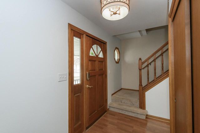 8160 Wildwood DRIVE, Oak Creek, WI 53154