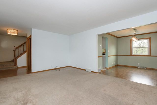 8160 Wildwood DRIVE, Oak Creek, WI 53154