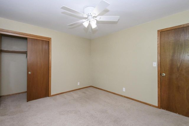8160 Wildwood DRIVE, Oak Creek, WI 53154