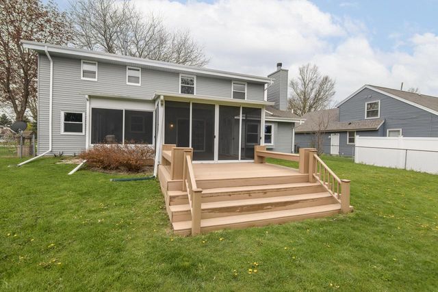 8160 Wildwood DRIVE, Oak Creek, WI 53154