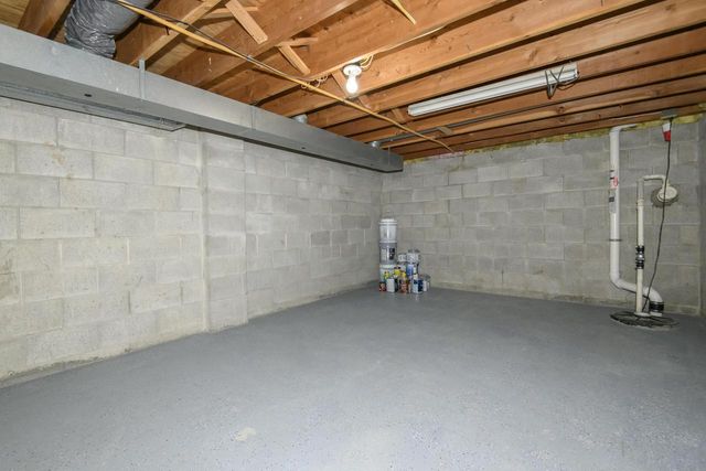 8160 Wildwood DRIVE, Oak Creek, WI 53154