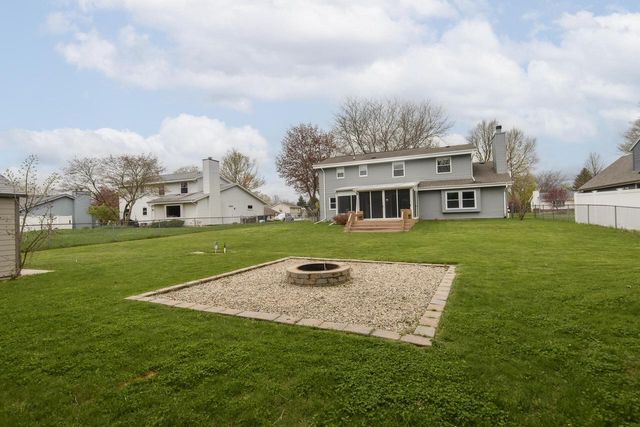 8160 Wildwood DRIVE, Oak Creek, WI 53154