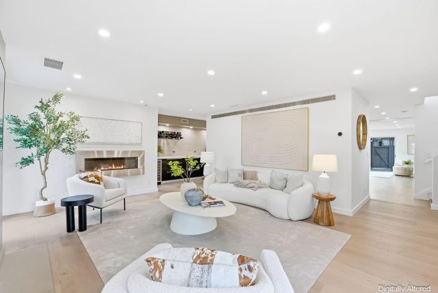 129 Lowell Avenue, Palo Alto, CA 94301