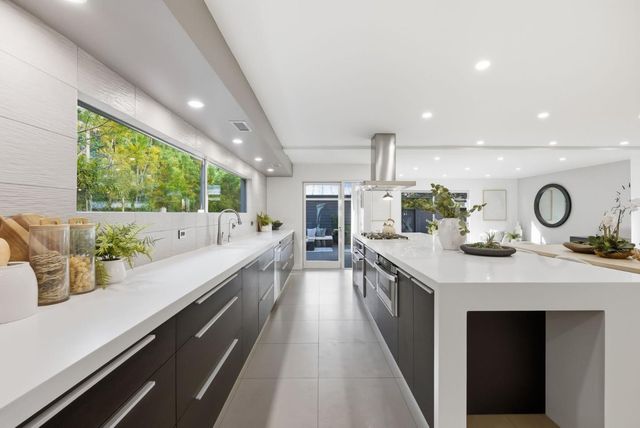 129 Lowell Avenue, Palo Alto, CA 94301