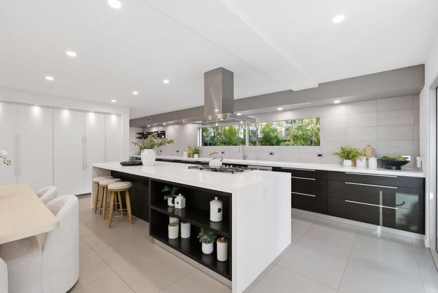 129 Lowell Avenue, Palo Alto, CA 94301