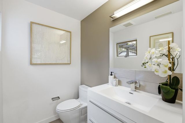 129 Lowell Avenue, Palo Alto, CA 94301