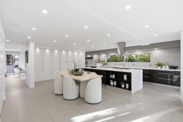 129 Lowell Avenue, Palo Alto, CA 94301