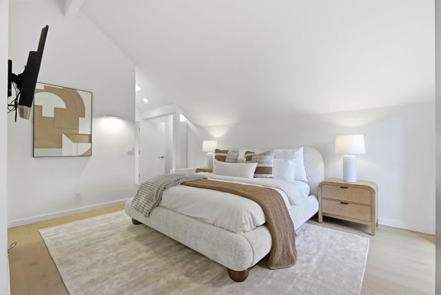 129 Lowell Avenue, Palo Alto, CA 94301