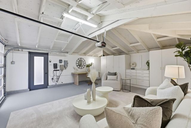 129 Lowell Avenue, Palo Alto, CA 94301