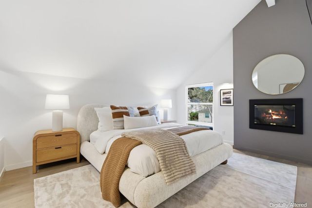 129 Lowell Avenue, Palo Alto, CA 94301