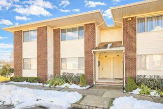 1302 Bradley Court, South Brunswick, NJ 08540