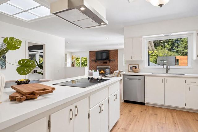 280 Angelita Avenue, Pacifica, CA 94044