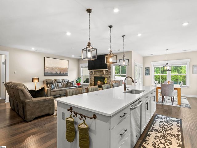 102 Mohegan Way, Greenville, SC 29607