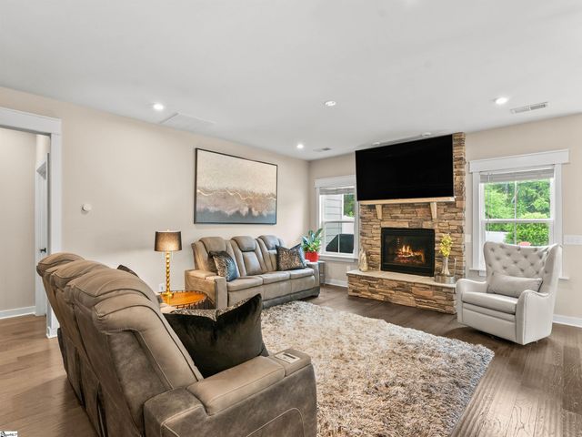 102 Mohegan Way, Greenville, SC 29607