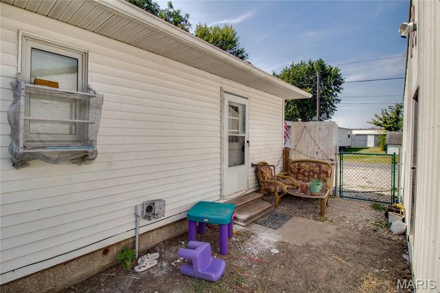 1120 S Main Street, Carrollton, IL 62016